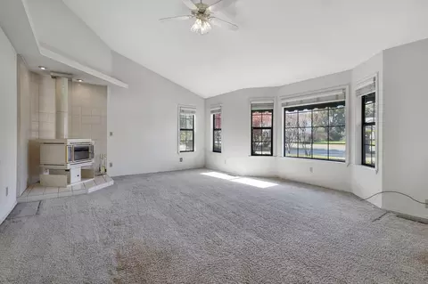 Living - 6745 Eastmont Dr, Redding, CA 96002 photo 2 of 3