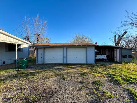 Exterior - 457 2nd St, Willows, CA 95988 photo 2 of 7