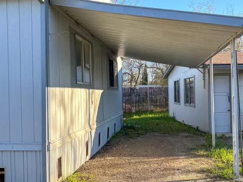 Exterior - 457 2nd St, Willows, CA 95988 photo 3 of 7