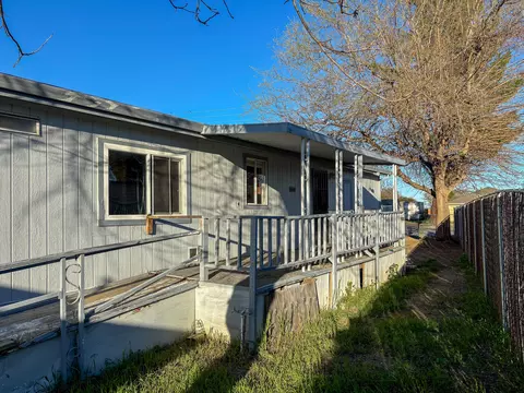 Exterior - 457 2nd St, Willows, CA 95988 photo 4 of 7