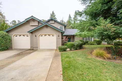 Exterior - 1445 Lakeside Dr, Redding, CA 96001 photo 5 of 7