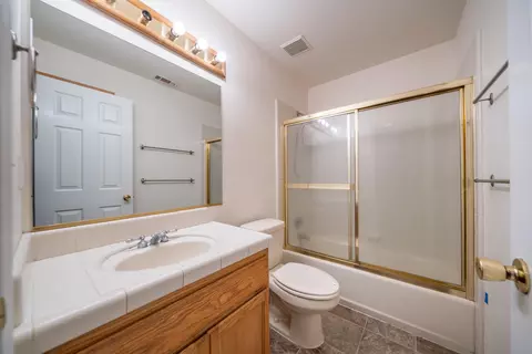 Bath - 1445 Lakeside Dr, Redding, CA 96001 photo 3 of 3