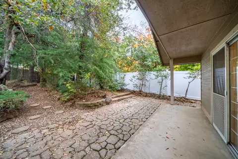 Exterior - 1445 Lakeside Dr, Redding, CA 96001 photo 6 of 7