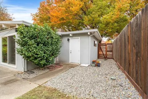 2243 London Ave, Redding, CA 96001 photo 22