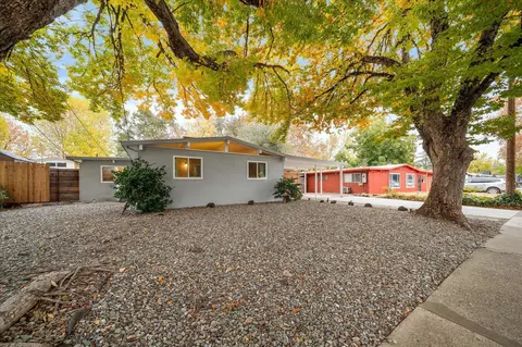 2243 London Ave, Redding, CA 96001 photo 2