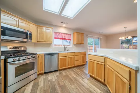 7651 Platinum Way, Redding, CA 96001 photo 7