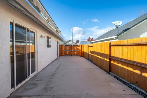 7651 Platinum Way, Redding, CA 96001 photo 23