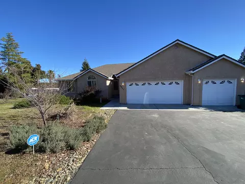 6865 Amber Ridge Dr, Anderson, CA 96007