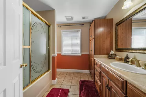 Bath - 42490 Willow Way, Old Station, CA 96071 photo 1 of 3
