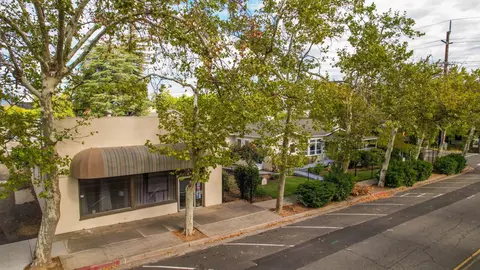1352 Oregon St, Redding, CA 96001 photo 18