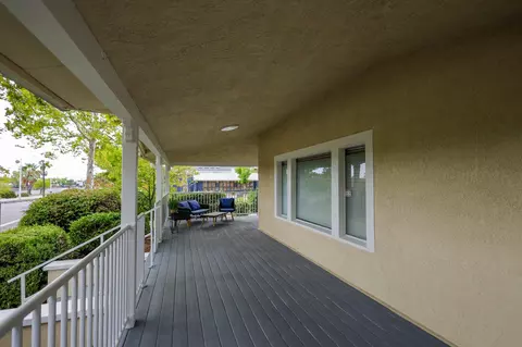 1352 Oregon St, Redding, CA 96001 photo 4