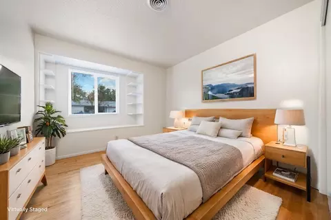 Bedroom - 6433 Paso Dr, Redding, CA 96001 photo 3 of 4