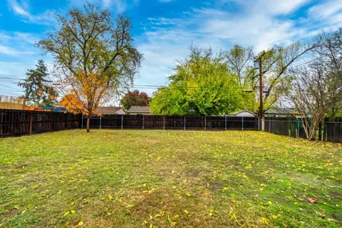 Exterior - 6433 Paso Dr, Redding, CA 96001 photo 3 of 6