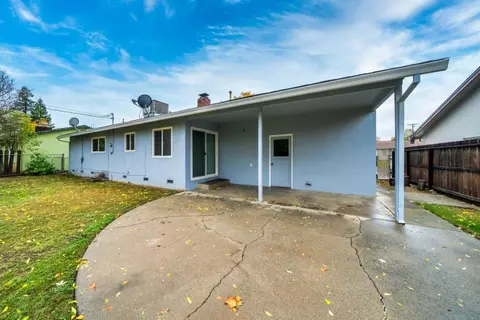 Exterior - 6433 Paso Dr, Redding, CA 96001 photo 2 of 6
