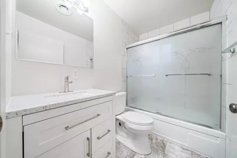 Bath - 6433 Paso Dr, Redding, CA 96001 photo 2 of 2