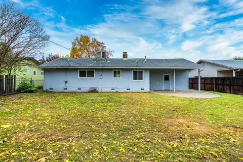 Exterior - 6433 Paso Dr, Redding, CA 96001 photo 6 of 6