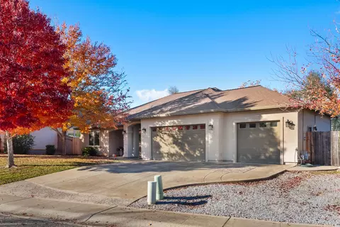 1638 Galaxy Way, Redding, CA 96002 photo 2