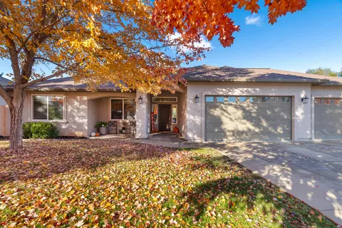 1638 Galaxy Way, Redding, CA 96002 photo 3