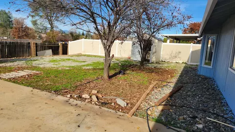 Exterior - 1964 Trumpet Dr, Redding, CA 96003 photo 4 of 6