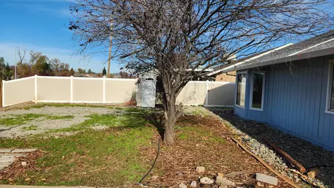 Exterior - 1964 Trumpet Dr, Redding, CA 96003 photo 5 of 6