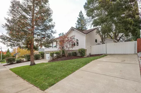 4721 Tralee Ln, Redding, CA 96001 photo 2