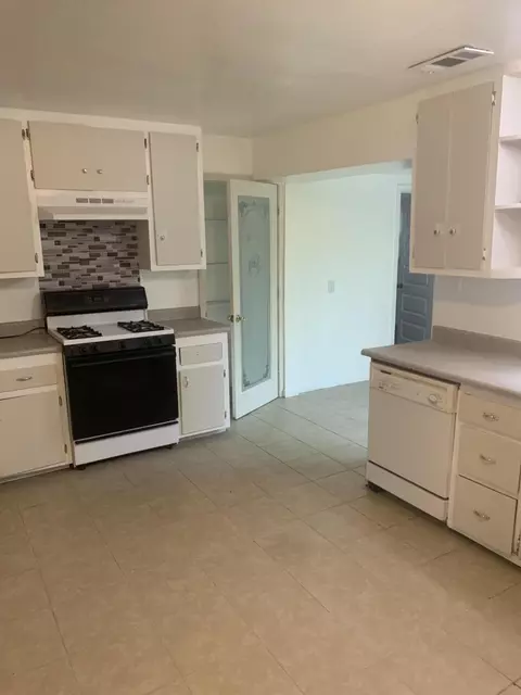 1422 Willis St, Redding, CA 96001 photo 18