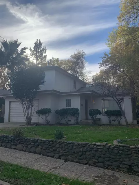 1422 Willis St, Redding, CA 96001 photo 3