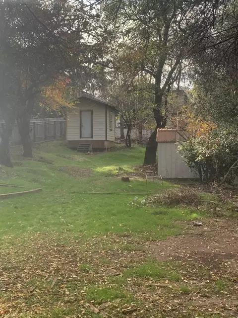 1422 Willis St, Redding, CA 96001 photo 25