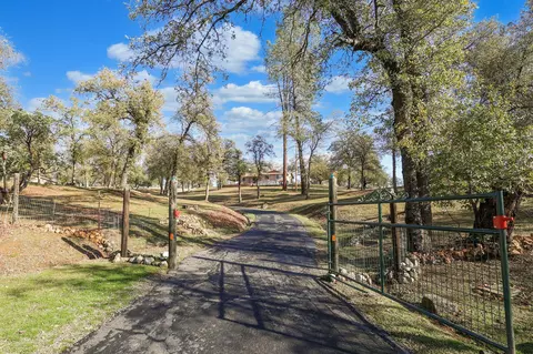 8463 Rocklin Way, Redding, CA 96001 photo 24