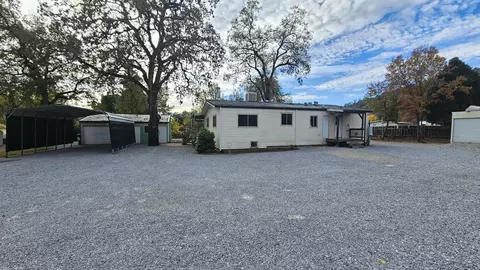 13882 Sandisle Dr, Redding, CA 96003 photo 10