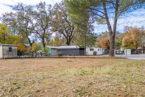 13882 Sandisle Dr, Redding, CA 96003 photo 5