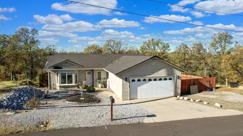 19769 Indian Creek Dr, Cottonwood, CA 96022