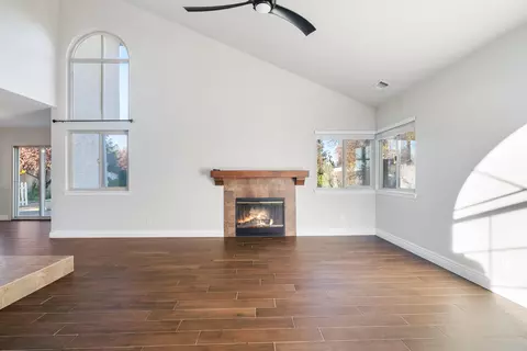 2120 Cilantro Dr, Redding, CA 96003 photo 4