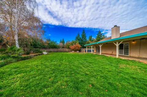 2323 Windwood Ct, Redding, CA 96002 photo 24