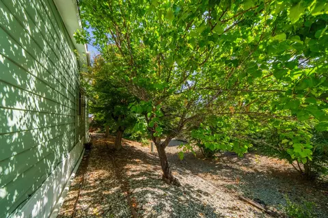 475 Red Cedar Dr, Redding, CA 96003 photo 29