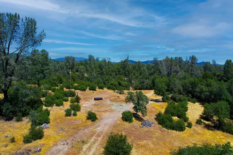 18216 Knoll Ln, Redding, CA 96003 photo 1