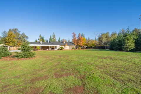 Exterior - 3451 Rancho Rd, Redding, CA 96002 photo 29 of 35