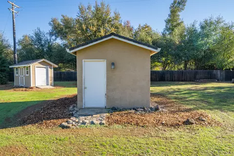Exterior - 3451 Rancho Rd, Redding, CA 96002 photo 25 of 35