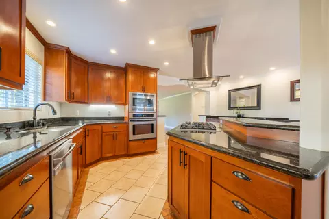 Kitchen - 3451 Rancho Rd, Redding, CA 96002 photo 4 of 6