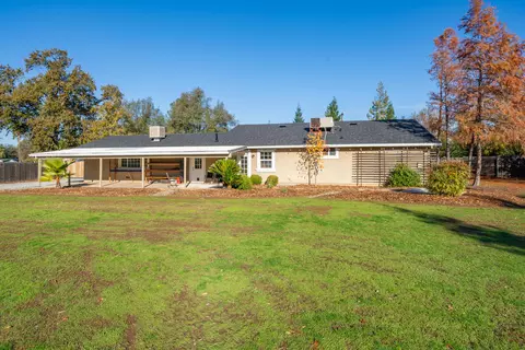 Exterior - 3451 Rancho Rd, Redding, CA 96002 photo 15 of 35