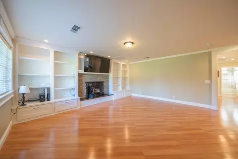 Living - 3451 Rancho Rd, Redding, CA 96002 photo 2 of 5
