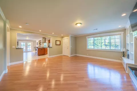 Living - 3451 Rancho Rd, Redding, CA 96002 photo 3 of 5