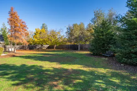 Exterior - 3451 Rancho Rd, Redding, CA 96002 photo 31 of 35