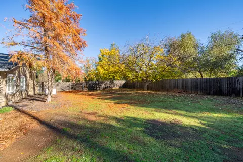 Exterior - 3451 Rancho Rd, Redding, CA 96002 photo 30 of 35
