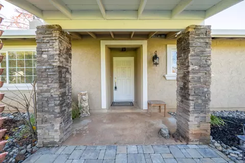 Exterior - 3451 Rancho Rd, Redding, CA 96002 photo 5 of 35