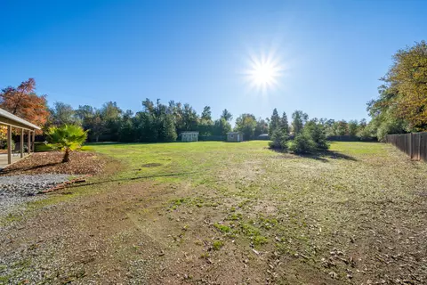 Exterior - 3451 Rancho Rd, Redding, CA 96002 photo 12 of 35