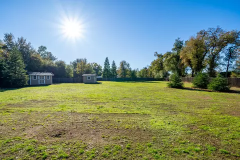 Exterior - 3451 Rancho Rd, Redding, CA 96002 photo 13 of 35