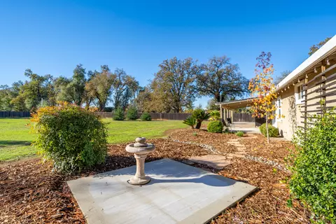 Exterior - 3451 Rancho Rd, Redding, CA 96002 photo 10 of 35