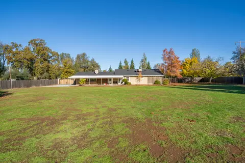 Exterior - 3451 Rancho Rd, Redding, CA 96002 photo 28 of 35
