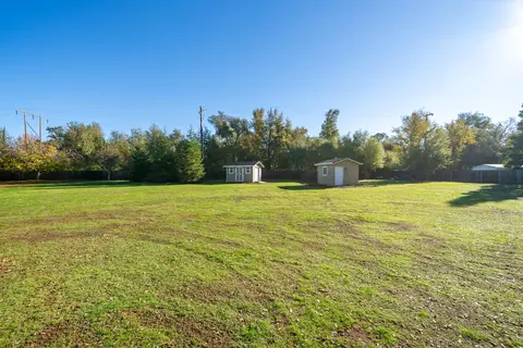 Exterior - 3451 Rancho Rd, Redding, CA 96002 photo 19 of 35